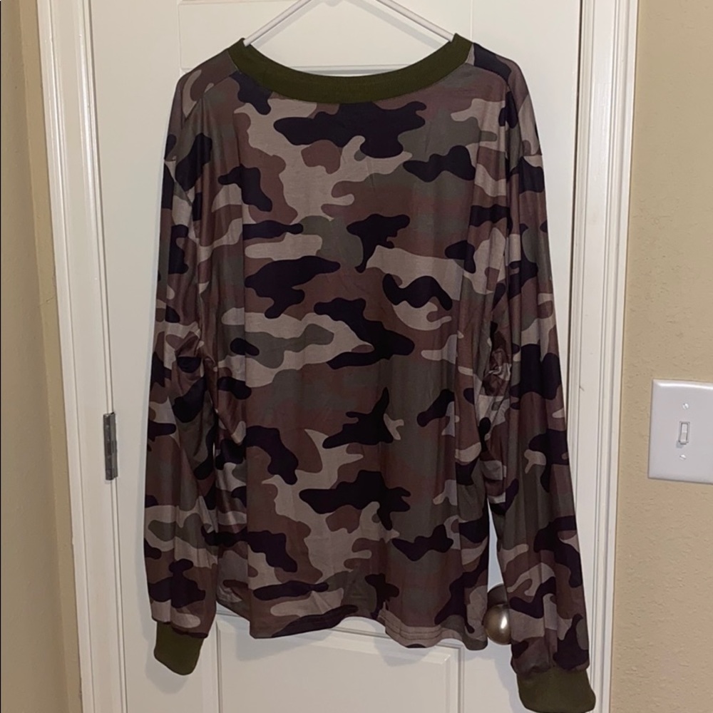Long sleeved camo tee